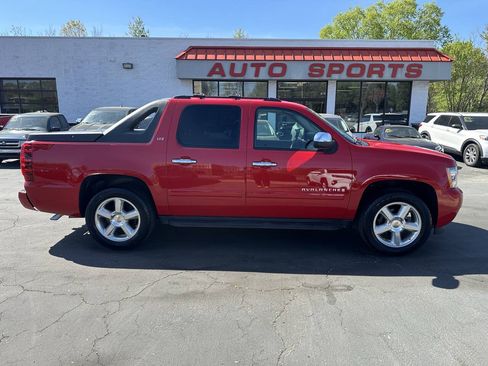 Used 2008 Chevrolet Avalanche LTZ w/ LTZ Preferred Equipment Group RWD image 4