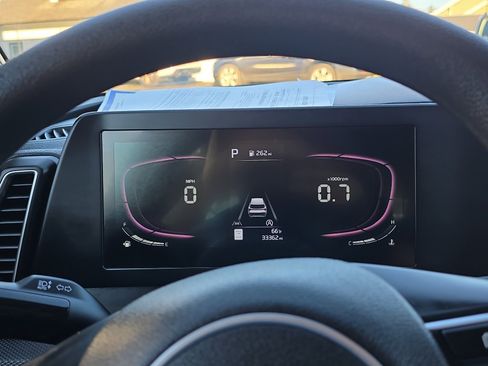 Used 2024 Kia Sportage LX image 25