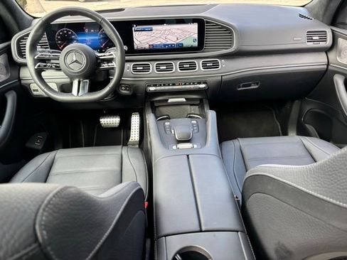 Used 2025 Mercedes-Benz GLS 580 4MATIC image 28