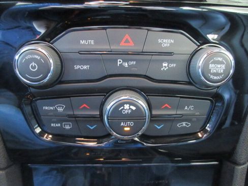 Used 2023 Chrysler 300 S w/ Comfort Group image 23