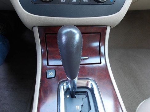 Used 2009 Buick Lucerne CXL image 15