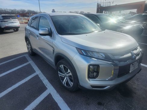 Used 2024 Mitsubishi Outlander SE image 6