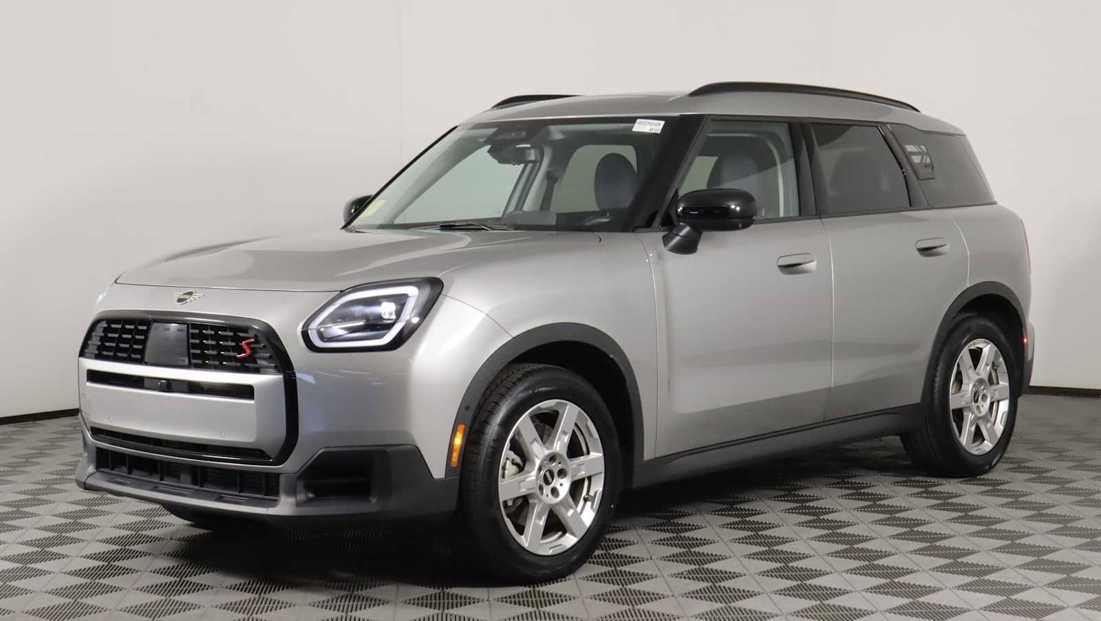 Used 2025 MINI Cooper Countryman S w/ Comfort Package Max AWD/4WD image 3