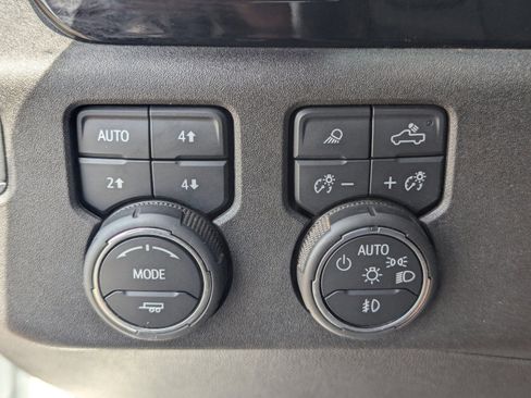 Used 2024 Chevrolet Silverado 3500 High Country w/ High Country Premium Package image 33