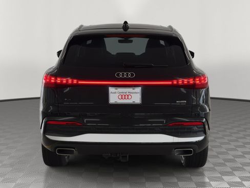 Used 2025 Audi Q5 Premium Plus w/ Premium Plus AWD/4WD image 10