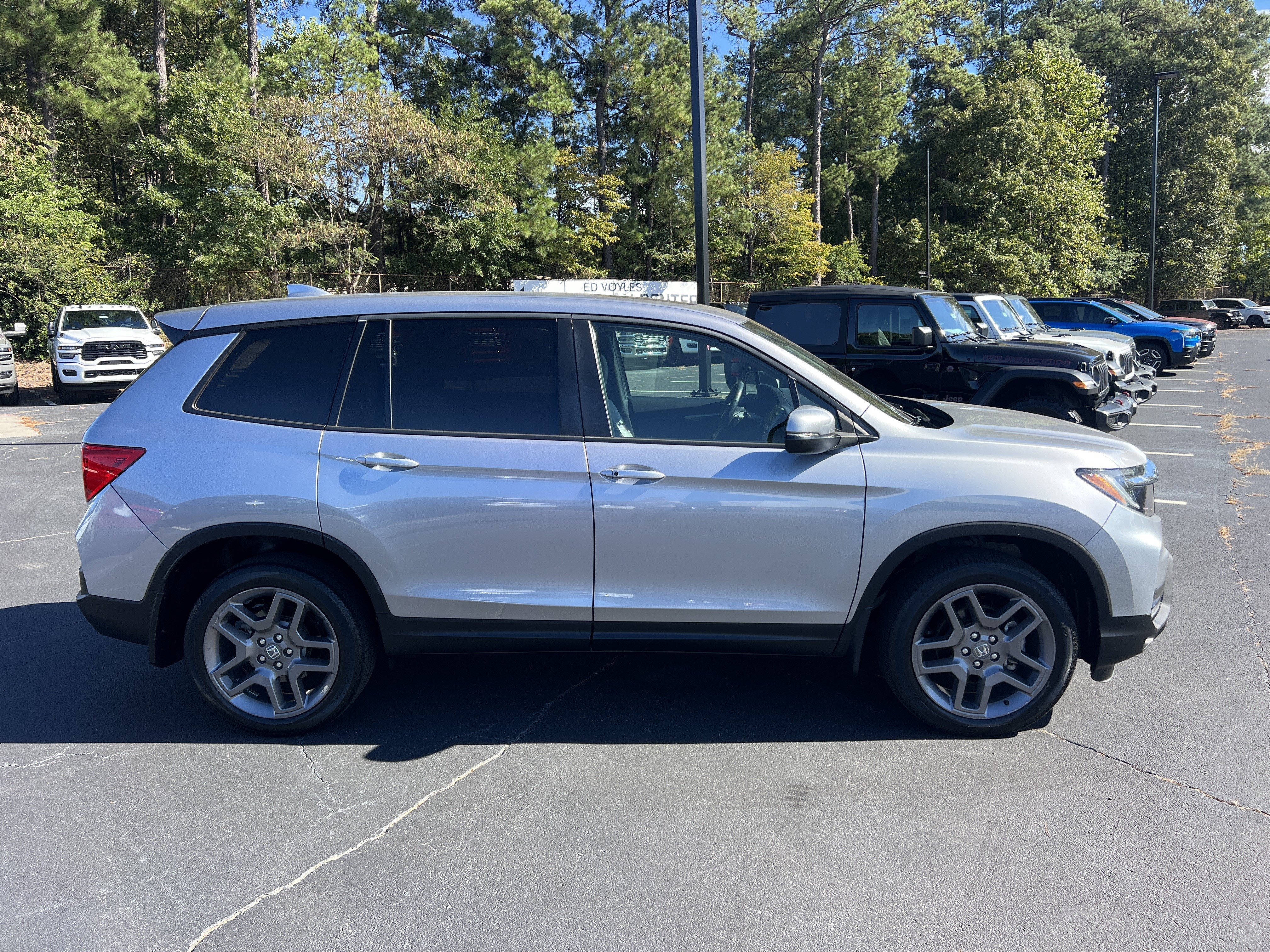 Used 2023 Honda Passport EX-L image 9