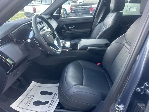 Used 2025 Land Rover Range Rover Sport SE image 23