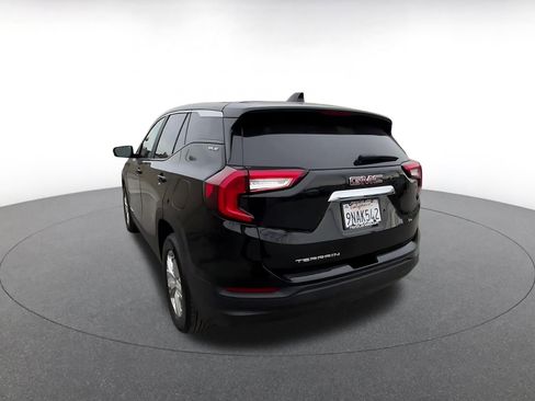 Used 2024 GMC Terrain SLE image 11
