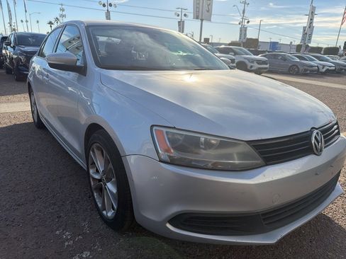 Used 2012 Volkswagen Jetta TDI image 9