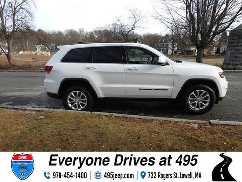 Used 2022 Jeep Grand Cherokee Laredo E AWD/4WD image 6