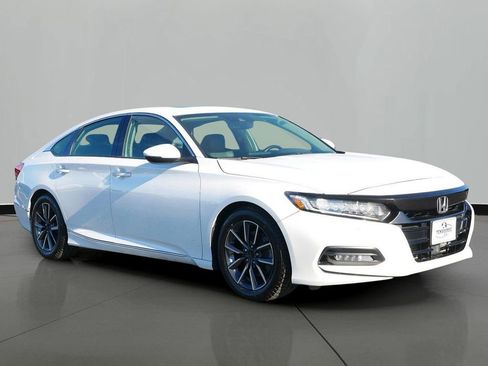 Used 2018 Honda Accord Touring image 4