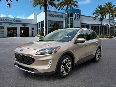 Used 2020 Ford Escape SEL FWD image 4