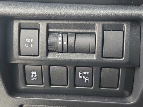 Used 2019 Subaru Crosstrek 2.0i Premium AWD/4WD image 23