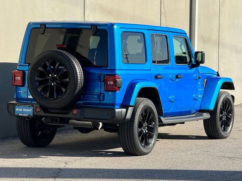 Used 2021 Jeep Wrangler Unlimited Sahara w/ Cold Weather Group image 28