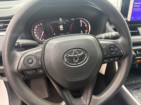 Used 2024 Toyota RAV4 LE AWD/4WD image 16
