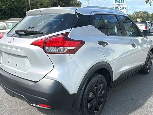 Used 2019 Nissan Kicks S FWD image 8