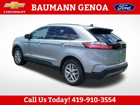 Used 2023 Ford Edge SEL w/ Convenience Package AWD/4WD image 3