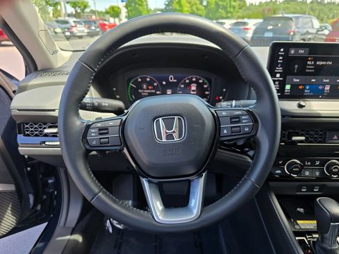 Used 2024 Honda Accord Touring image 18