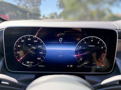 Used 2024 Mercedes-Benz GLC 300 4MATIC image 14