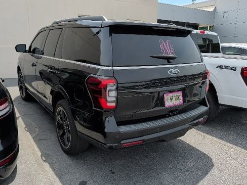 Used 2022 Ford Expedition Limited image 6