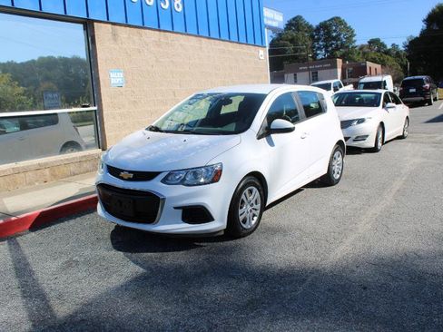 Used 2020 Chevrolet Sonic LT image 2
