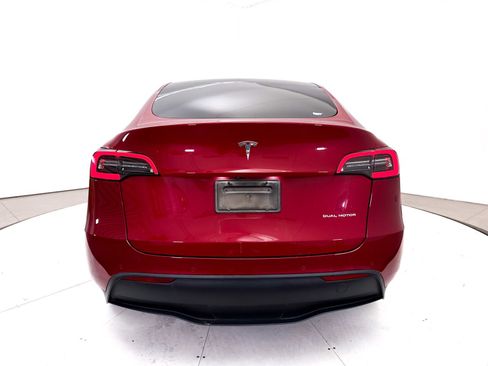 Used 2021 Tesla Model Y Long Range AWD/4WD image 16