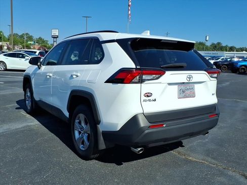 Used 2025 Toyota RAV4 XLE w/ Convenience Package FWD image 17