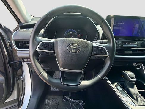 Used 2025 Toyota Grand Highlander FWD image 38