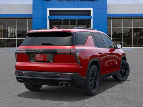 New 2026 Chevrolet Traverse LT w/ Midnight/Sport Edition FWD image 4