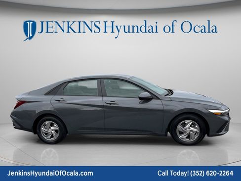 New 2026 Hyundai Elantra SEL Sport Premium FWD image 2