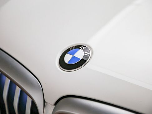 Certified 2024 BMW X5 sDrive40i w/ Premium Package RWD image 9