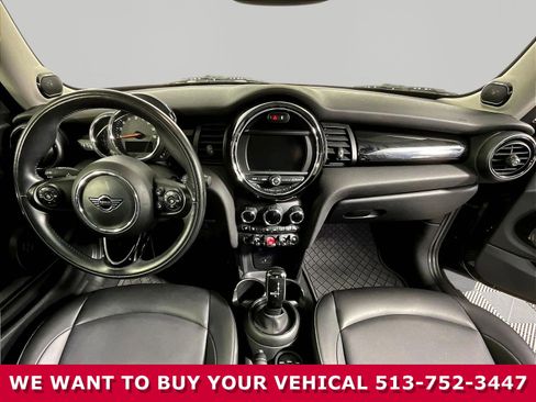 Used 2021 MINI Cooper 2-Door Hardtop w/ Premium Package FWD image 7