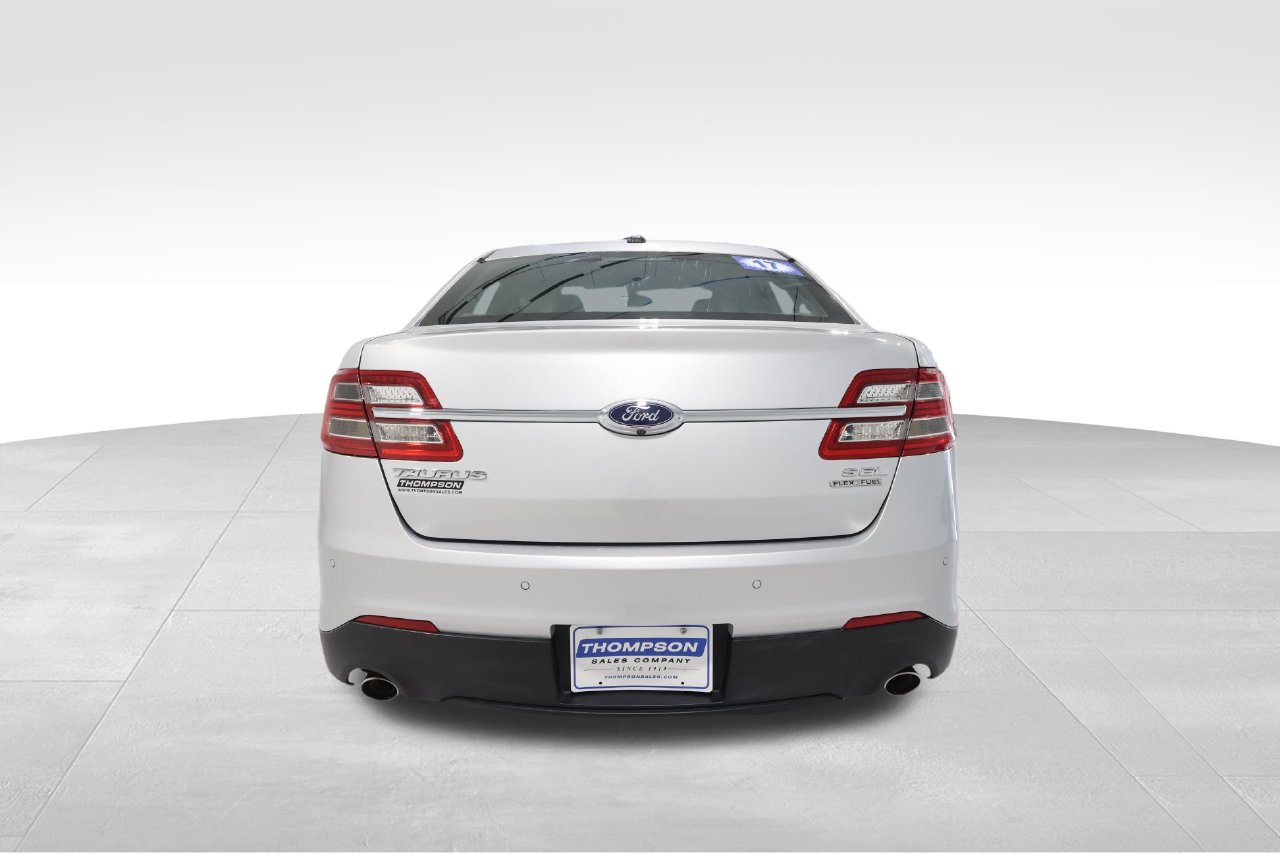 Used 2017 Ford Taurus SEL w/ Equipment Group 201A FWD image 2