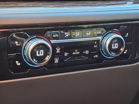 Used 2022 GMC Sierra 1500 SLE image 14