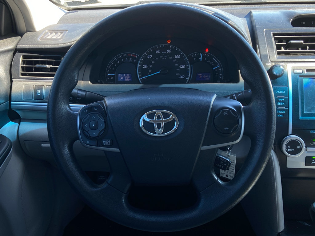 Used 2012 Toyota Camry LE FWD image 15