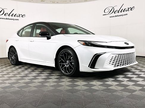 Used 2025 Toyota Camry XSE FWD image 1