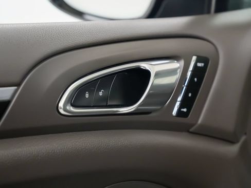 Used 2017 Porsche Cayenne Platinum Edition AWD/4WD image 19