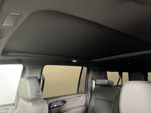 Used 2025 Chevrolet Suburban LT w/ Comfort Package image 18