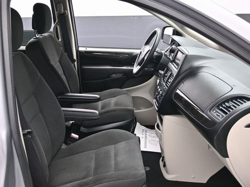 Used 2017 Dodge Grand Caravan SE w/ Power Window Group image 34