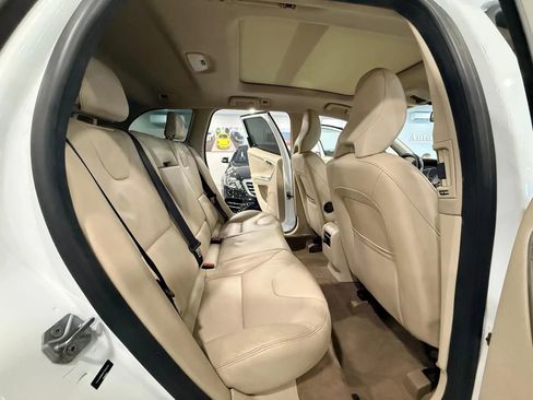 Used 2015 Volvo XC60 T5 Premier image 14