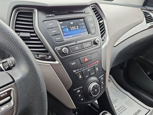 Used 2018 Hyundai Santa Fe Sport image 18
