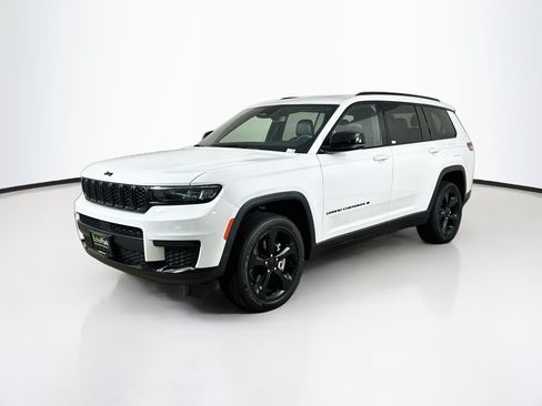 Used 2023 Jeep Grand Cherokee L Laredo AWD/4WD image 3