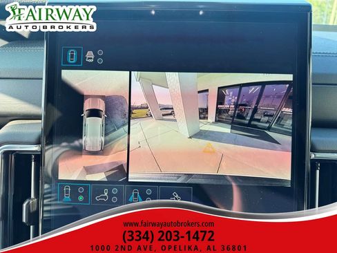 Used 2025 GMC Yukon Denali AWD/4WD image 24