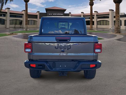 Used 2022 Jeep Gladiator Sport AWD/4WD image 7