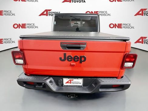 Used 2023 Jeep Gladiator Sport AWD/4WD image 6