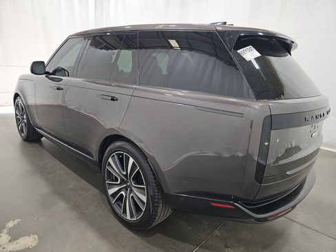 Used 2025 Land Rover Range Rover SE AWD/4WD image 8