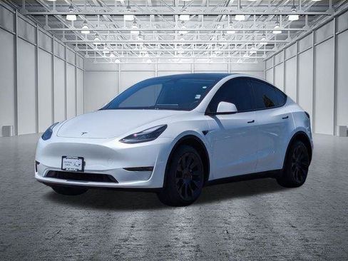 Used 2023 Tesla Model Y Long Range AWD/4WD image 9