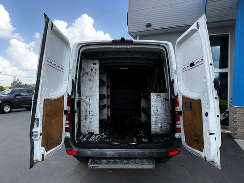 Used 2016 Mercedes-Benz Sprinter 2500 image 16