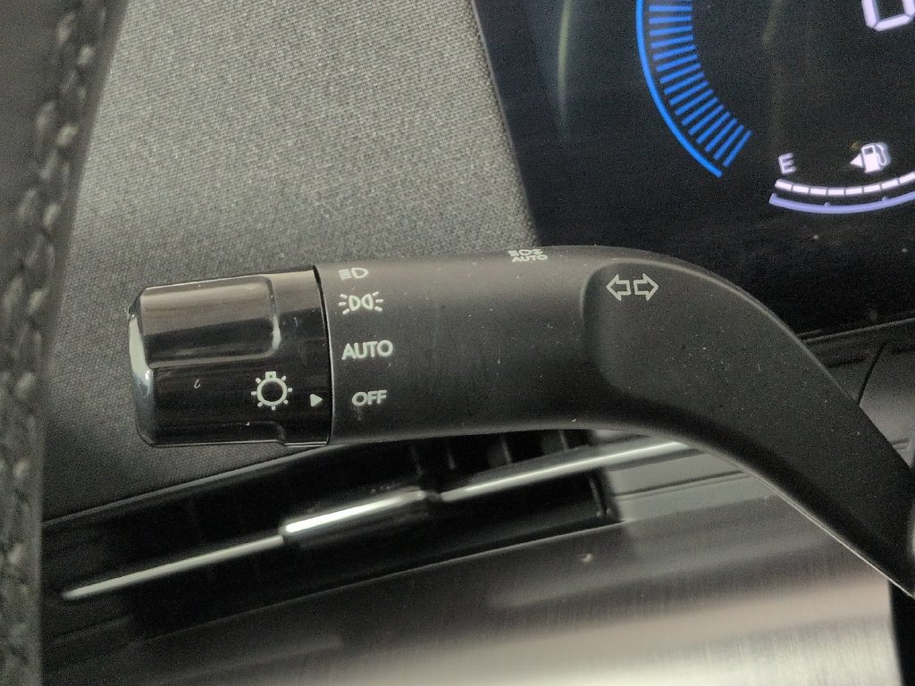 Used 2024 Hyundai Kona SEL FWD image 38