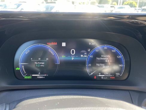 Used 2025 Toyota Crown Signia AWD/4WD image 30
